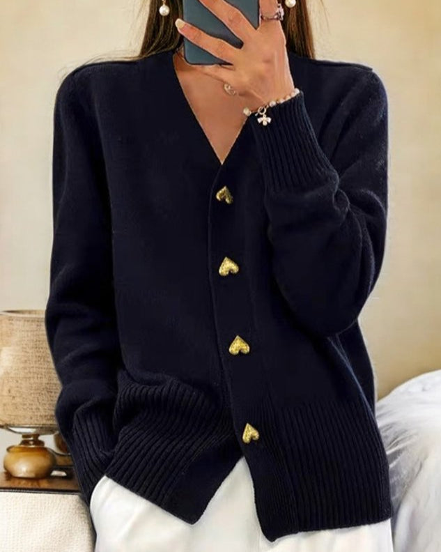 LYNDA | Elegant Cardigan with Heart-Shaped Buttons